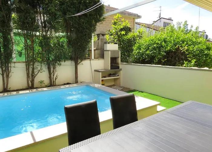 Elegant In With Pool & Jacuzzi بورتو