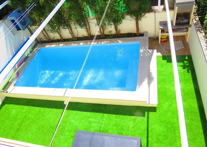 Elegant In With Pool & Jacuzzi بورتو