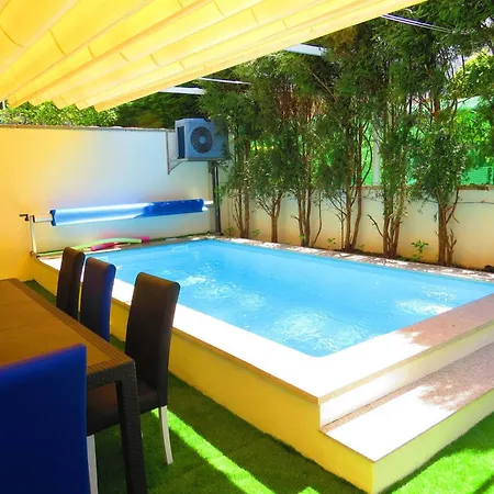 Elegant In With Pool & Jacuzzi