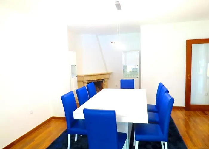 Вилла Elegant In With Pool & Jacuzzi