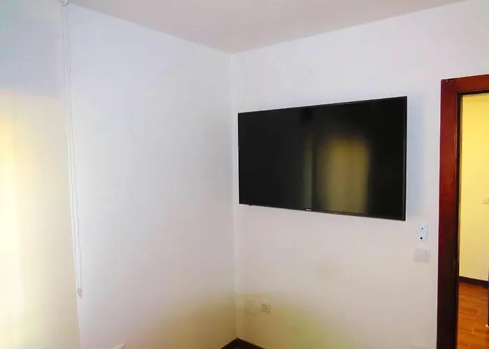 Вилла Elegant In With Pool & Jacuzzi *