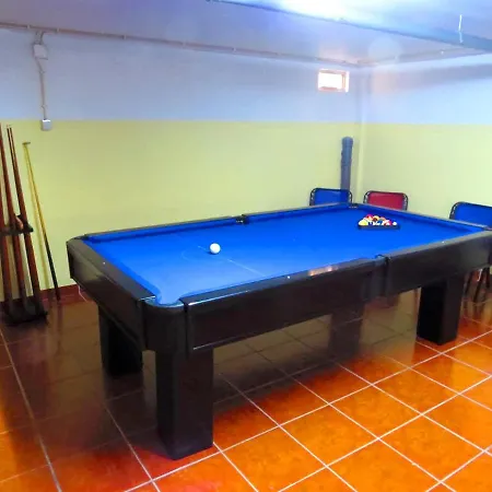 Elegant In With Pool & Jacuzzi וילה