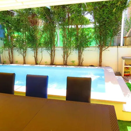 Elegant In With Pool & Jacuzzi Villa