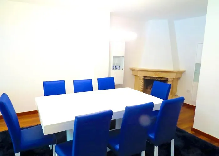 Elegant In With Pool & Jacuzzi